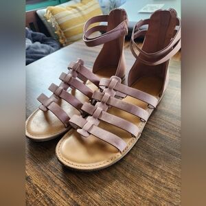 American Eagle Gladiator Sandals - Size 9